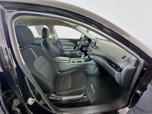 Used 2024 Nissan Sentra SV FWD image 31