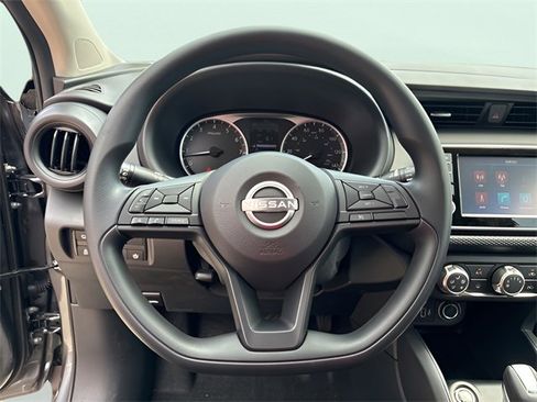 New 2025 Nissan Kicks Play S image 10