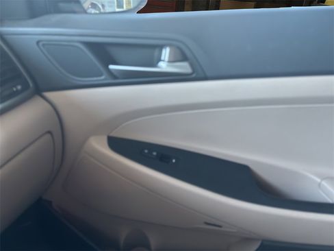 Used 2017 Hyundai Tucson SE Plus image 11