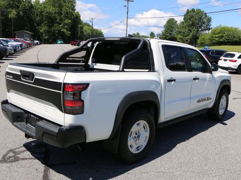 Used 2024 Nissan Frontier SV w/ Hardbody Edition AWD/4WD image 7