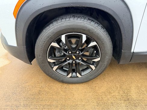 Used 2021 Chevrolet TrailBlazer LT w/ Convenience Package FWD image 23