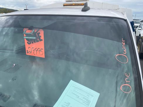 Used 2018 Chevrolet Express 3500 LS Extended 3D w/ Power Convenience Package image 3