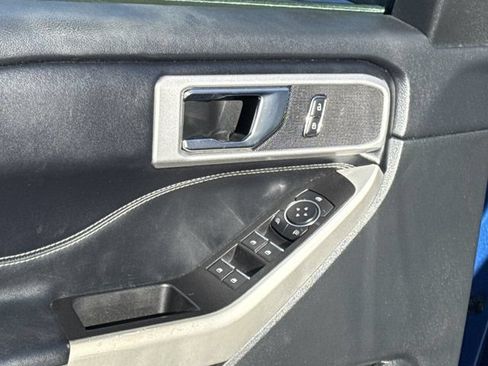 Used 2022 Ford Explorer XLT RWD image 15