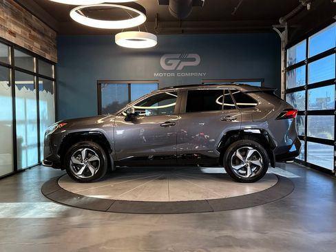 Used 2021 Toyota RAV4 SE w/ Weather & Moonroof Package AWD/4WD image 6