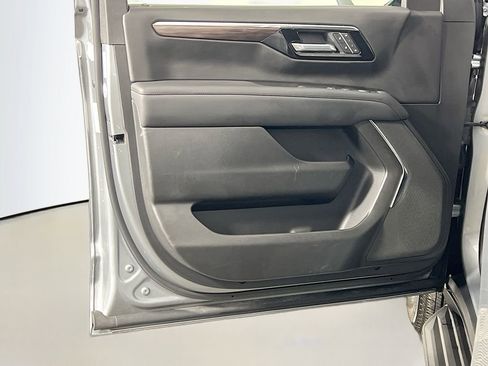 Used 2025 Chevrolet Tahoe LT image 18