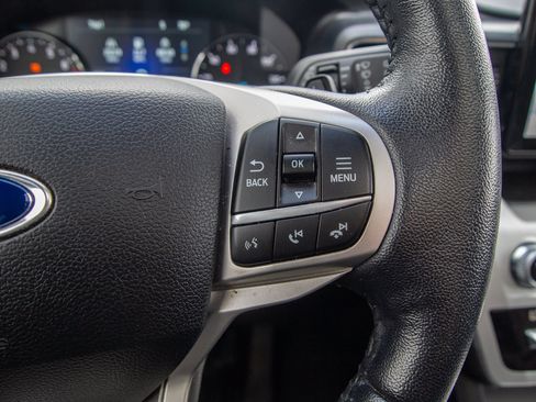 Used 2020 Ford Explorer XLT w/ Equipment Group 202A AWD/4WD image 23