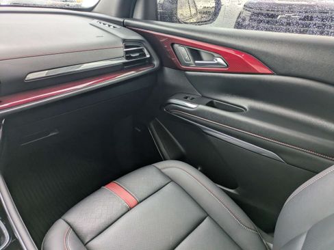 Used 2026 Chevrolet Traverse RS FWD image 15