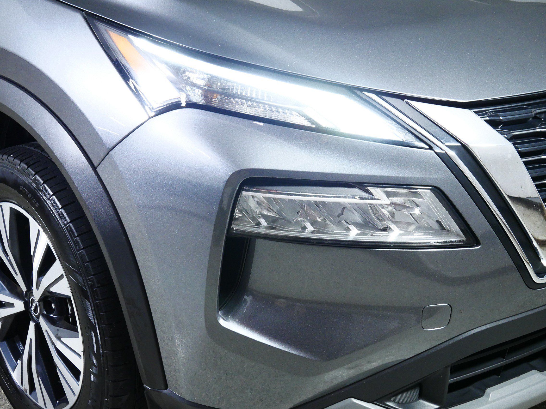 Used 2023 Nissan Rogue SV w/ SV Premium Package AWD/4WD image 16