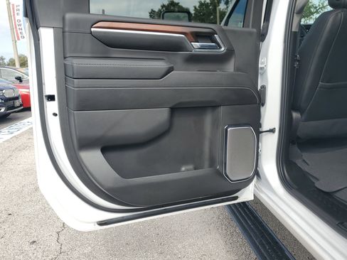 Used 2024 GMC Sierra 2500 Denali w/ Denali Reserve Package image 12