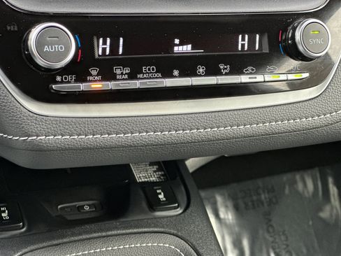 Used 2025 Toyota Corolla XSE image 20