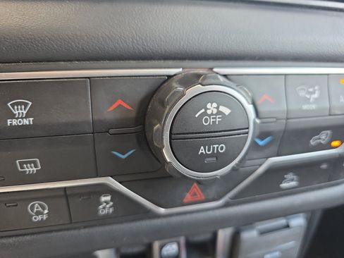 Used 2025 Jeep Gladiator Mojave AWD/4WD image 15