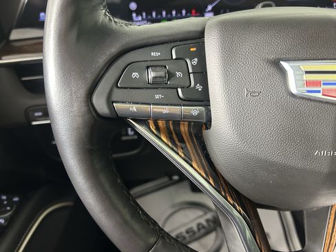 Used 2023 Cadillac Escalade Premium Luxury image 16