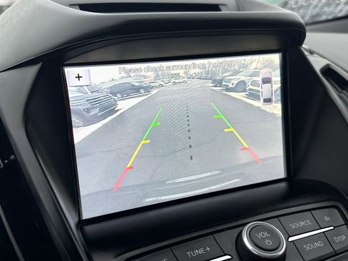 Used 2017 Ford Escape SE w/ SE Leather Comfort Package image 39