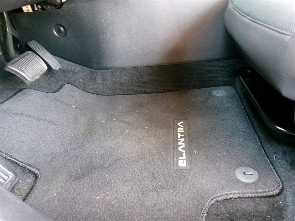 Used 2023 Hyundai Elantra SE FWD image 12