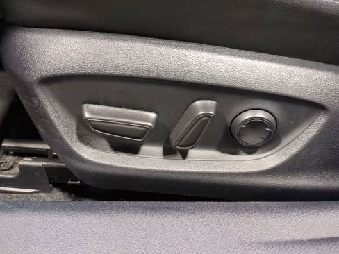 Used 2023 Toyota Camry SE image 18