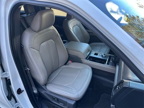 Used 2021 Ford Expedition Limited image 29