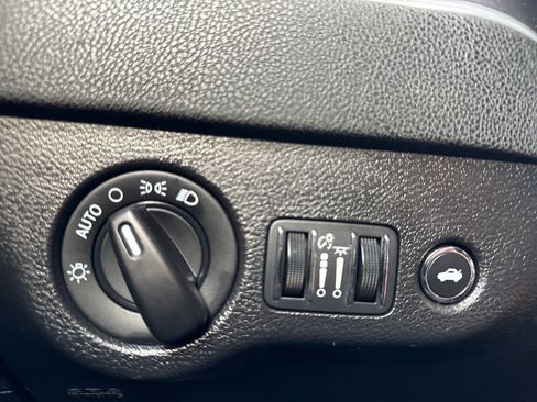 Used 2020 Dodge Charger SXT w/ Blacktop Package image 27