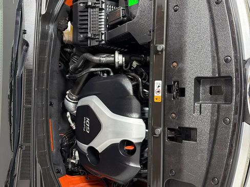 Used 2016 Hyundai Santa Fe AWD image 27