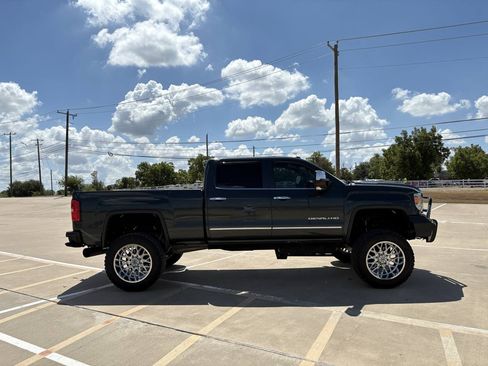 Used 2017 GMC Sierra 3500 Denali w/ Duramax Plus Package AWD/4WD image 7