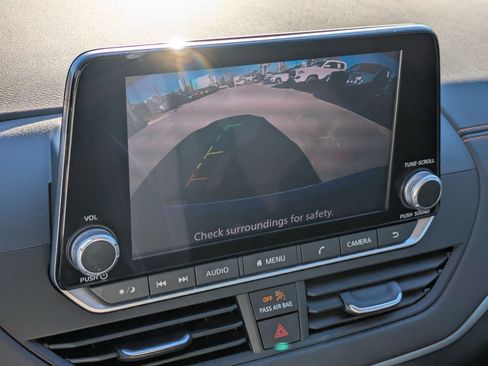 Certified 2022 Nissan Altima 2.5 SR image 17