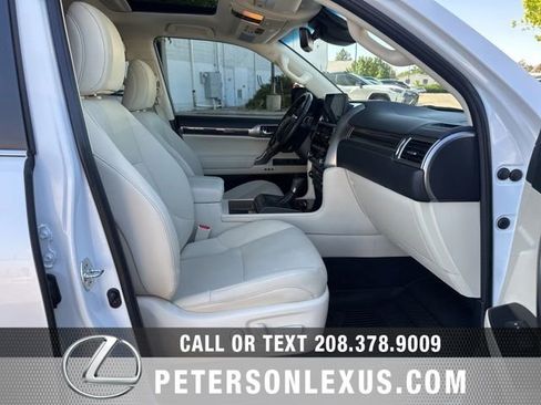 Used 2023 Lexus GX 460 Premium AWD/4WD image 13