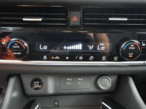 Used 2026 Nissan Rogue SL AWD/4WD image 25