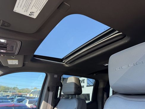 Used 2021 GMC Sierra 1500 Denali w/ Denali Ultimate Package image 24