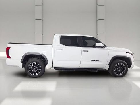 Used 2025 Toyota Tundra Limited AWD/4WD image 37