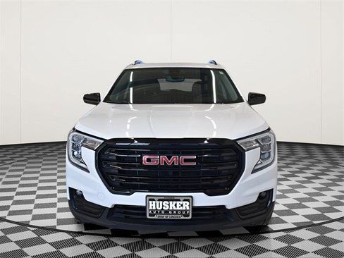 Used 2024 GMC Terrain SLT w/ Elevation Edition image 3