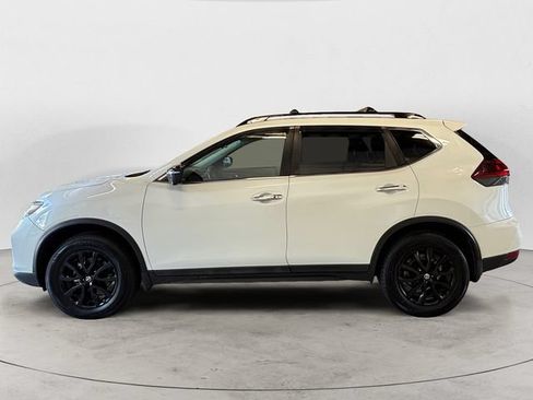 Used 2018 Nissan Rogue SV w/ Premium Package AWD/4WD image 2