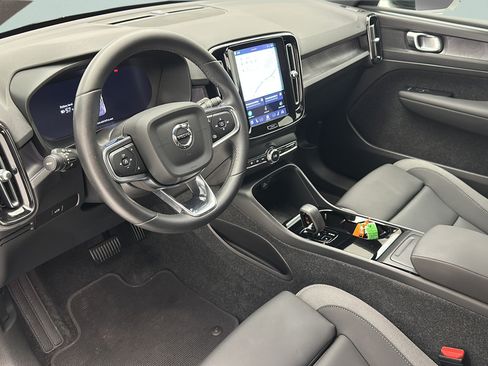Used 2023 Volvo C40 Recharge Core AWD/4WD image 12