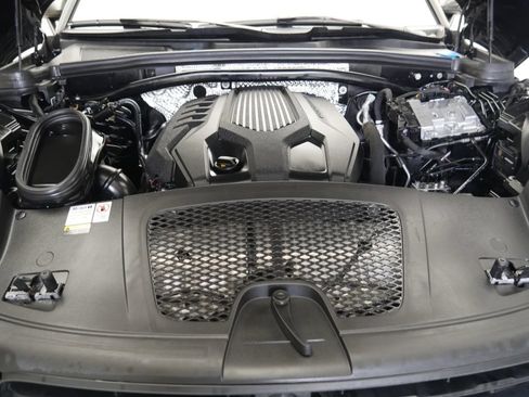 Certified 2023 Porsche Macan Turbo AWD/4WD image 12