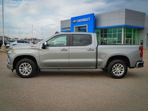 Used 2024 Chevrolet Silverado 1500 LT AWD/4WD image 10