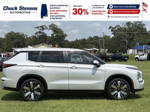 Used 2025 Mitsubishi Outlander SE FWD image 4