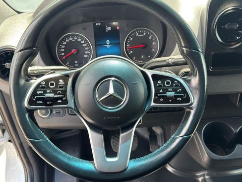 Used 2022 Mercedes-Benz Sprinter 1500 image 14
