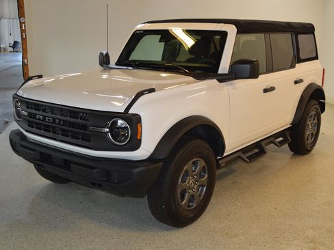 Used 2023 Ford Bronco 4-Door AWD/4WD image 7