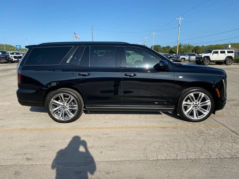 Used 2025 Cadillac Escalade Sport w/ Touring Package AWD/4WD image 7