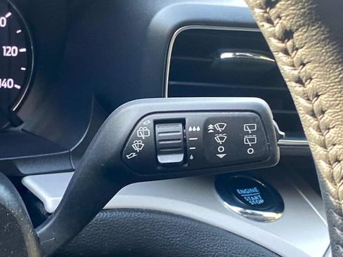Used 2023 Ford Explorer XLT w/ Equipment Group 202A RWD image 23