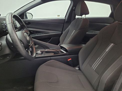 Used 2025 Hyundai Elantra Sport FWD image 17