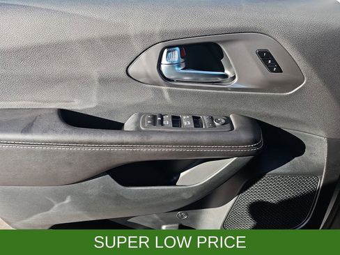 New 2026 Chrysler Pacifica Select image 29