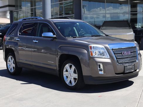 Used 2010 GMC Terrain SLT FWD image 8