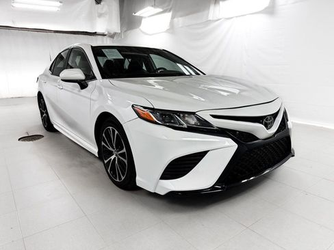 Used 2020 Toyota Camry SE FWD image 7