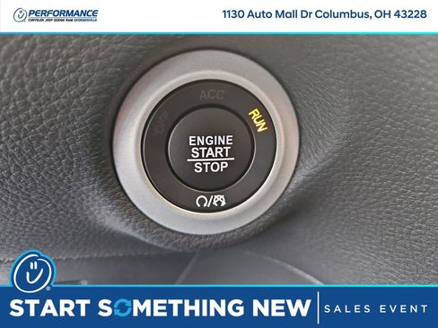 New 2026 Chrysler Pacifica Select image 30