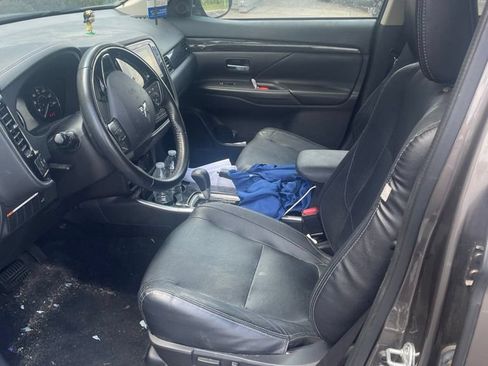 Used 2018 Mitsubishi Outlander SE FWD image 3