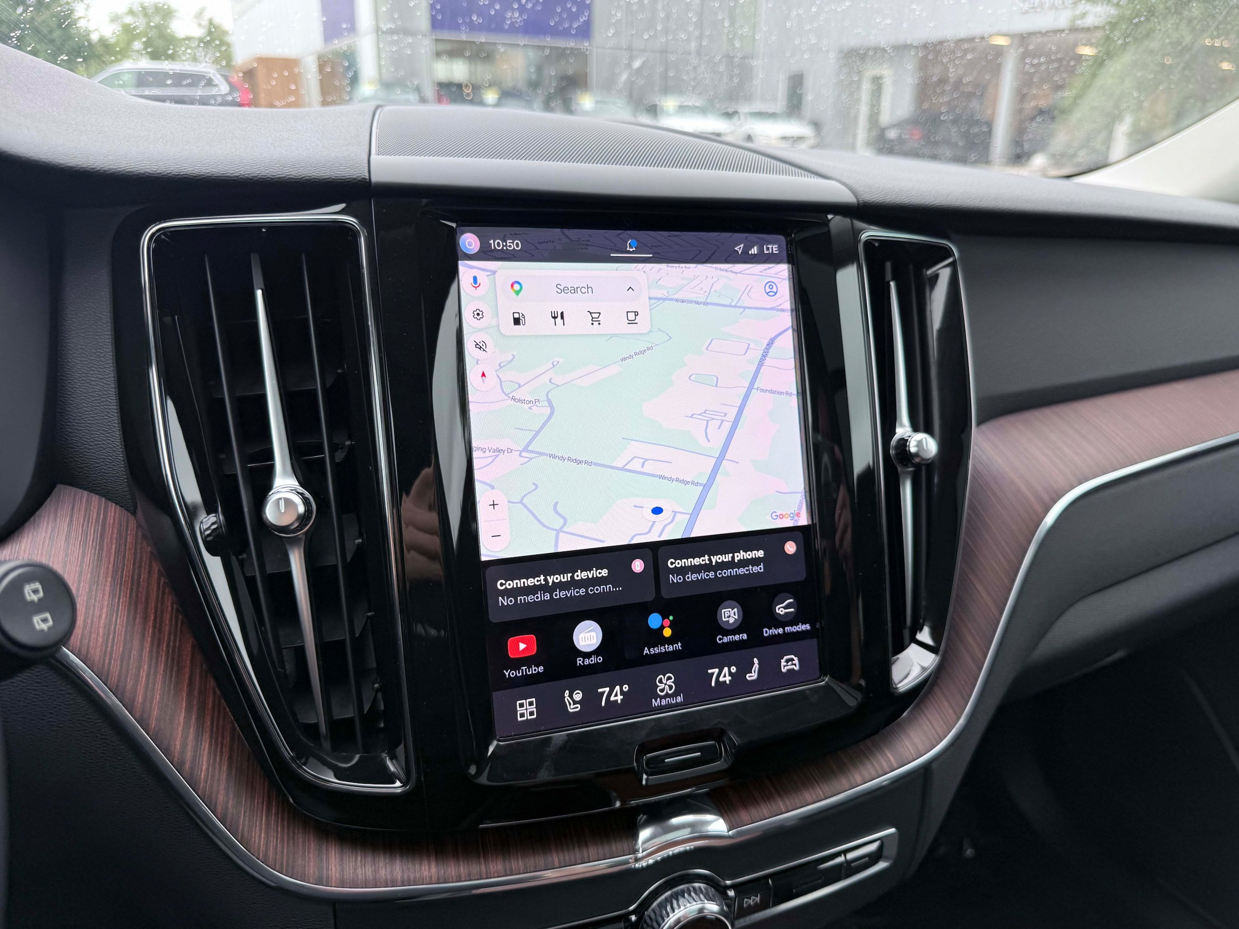 Certified 2023 Volvo XC60 B5 Plus AWD/4WD image 21