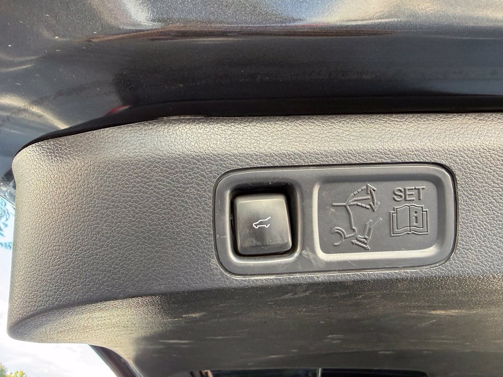 Used 2023 Ford Expedition Limited AWD/4WD image 30