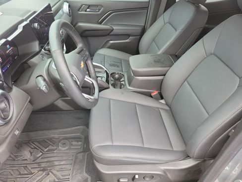Used 2024 Chevrolet Colorado LT w/ LT Convenience Package III RWD image 9