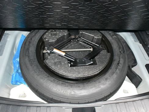 Used 2022 Toyota RAV4 LE AWD/4WD image 30