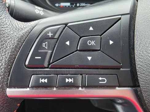 Used 2024 Nissan Versa SR FWD image 30