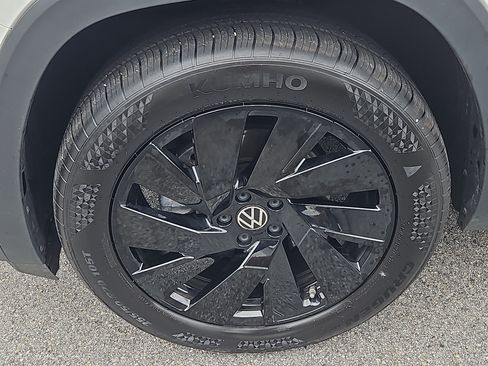 Certified 2026 Volkswagen Atlas SE AWD/4WD image 5